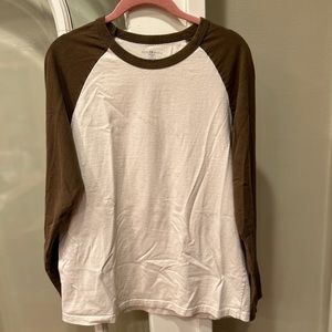 Brandy Melville - Oversized beige and brown long sleeve tee